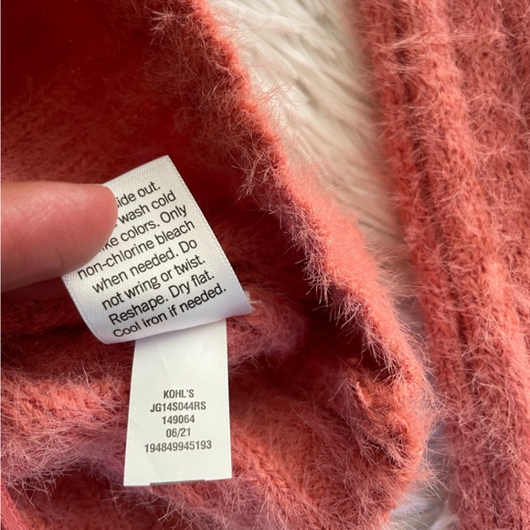 SO Fuzzy Cropped Cardigan 💕 - Picture 8 of 10